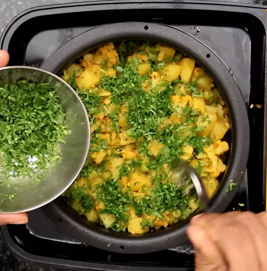 Alu Gobhi Matar